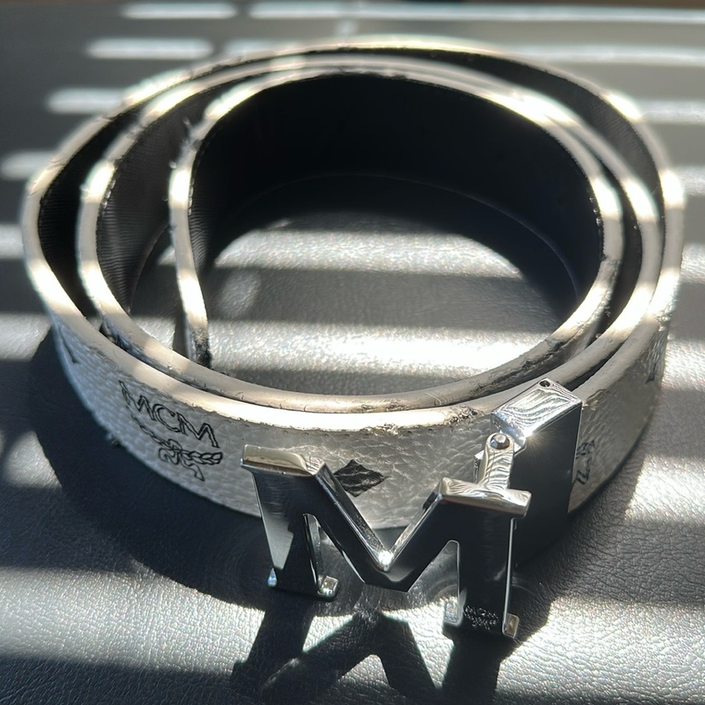 MCM Reversible Black & Silver Logo Belt – Signs of Wear